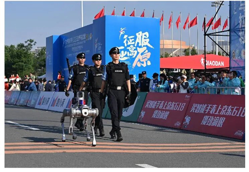 <b>公共安全巡邏機器狗解決方案</b>